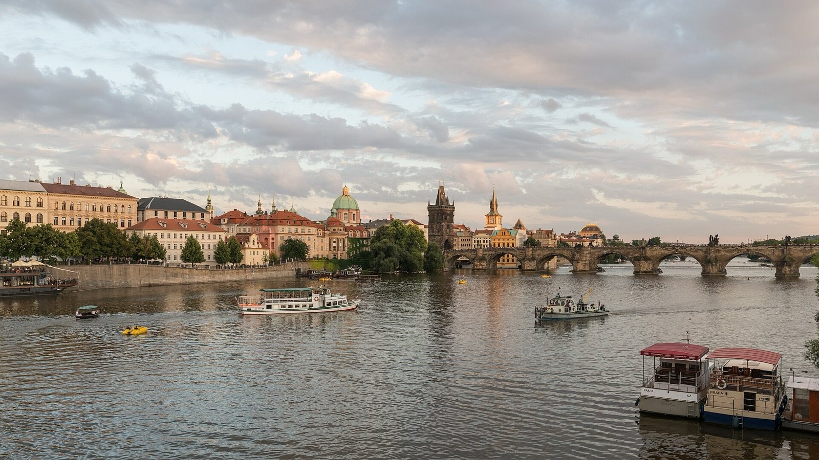 Prague After Dark: Fairy-Tale Streets and Medieval Legends